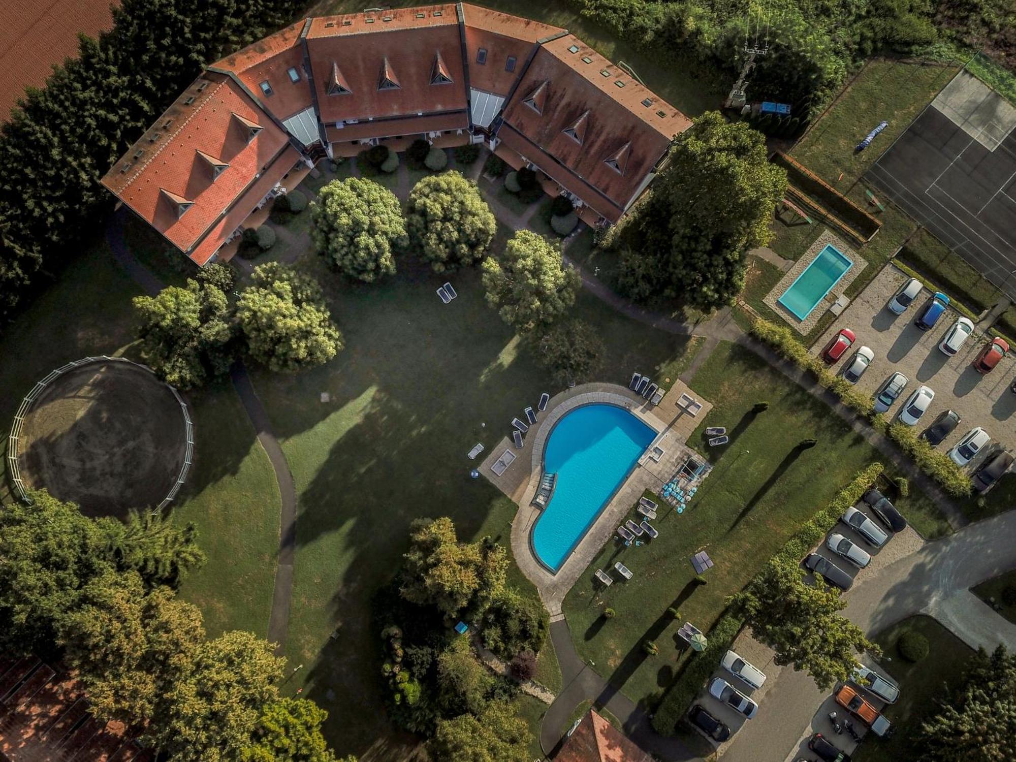 מלון Nemesnép Abbazia Country Club מראה חיצוני תמונה